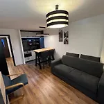 Cosy For 4 Near Lift, Melezes K22 Apartment