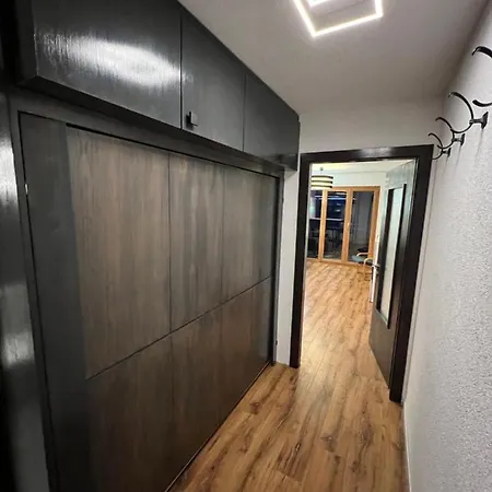 Cosy For 4 Near Lift, Melezes K22 فييسوناز