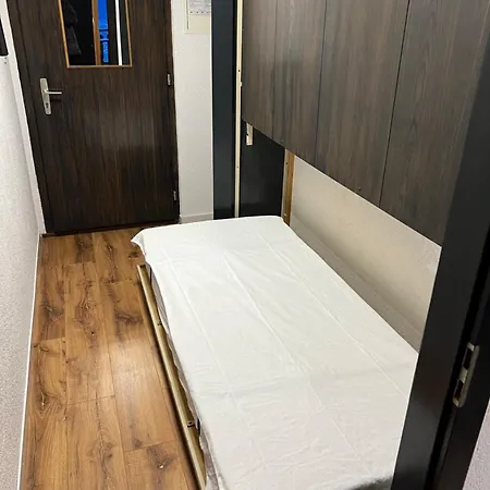 Lägenhet Cosy For 4 Near Lift, Melezes K22