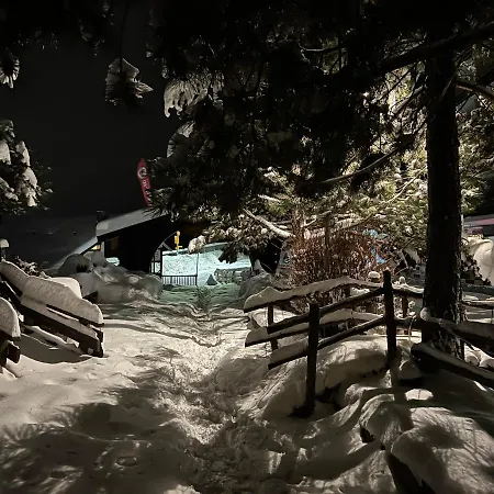 شقة Cosy For 4 Near Lift, Melezes K22