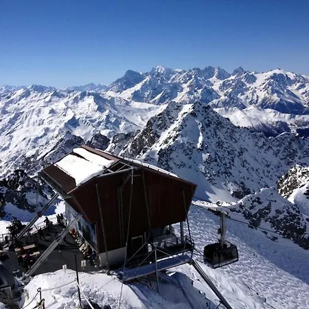 Cosy For 4 Near Lift, Melezes K22 Lägenhet