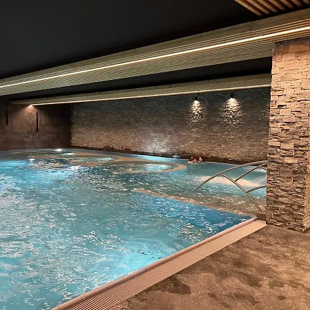 Cosy For 4 Near Lift, Melezes K22 فييسوناز