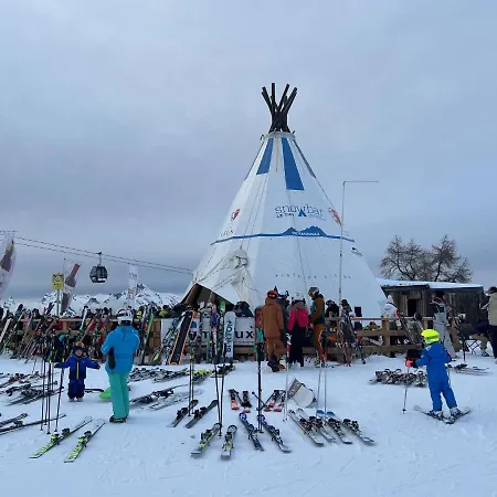 شقة Cosy For 4 Near Lift, Melezes K22