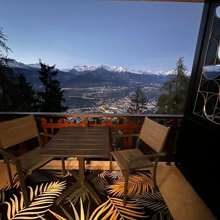Apartment Cosy For 4 Near Lift, Melezes K22 *