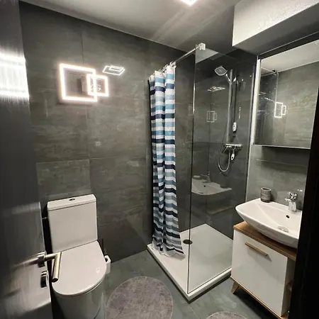 Cosy For 4 Near Lift, Melezes K22