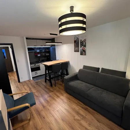 Cosy For 4 Near Lift, Melezes K22 Apartment