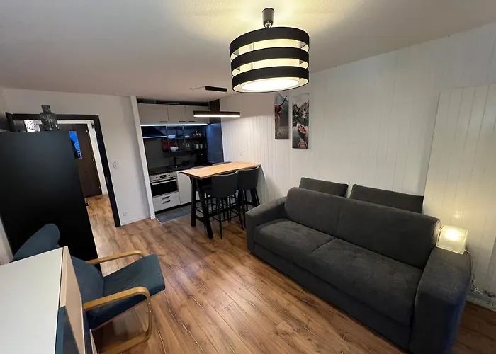 Cosy For 4 Near Lift, Melezes K22 公寓