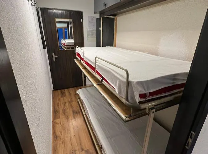 公寓 Cosy For 4 Near Lift, Melezes K22